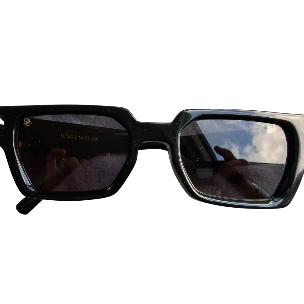 9FIVE locks sunglasses